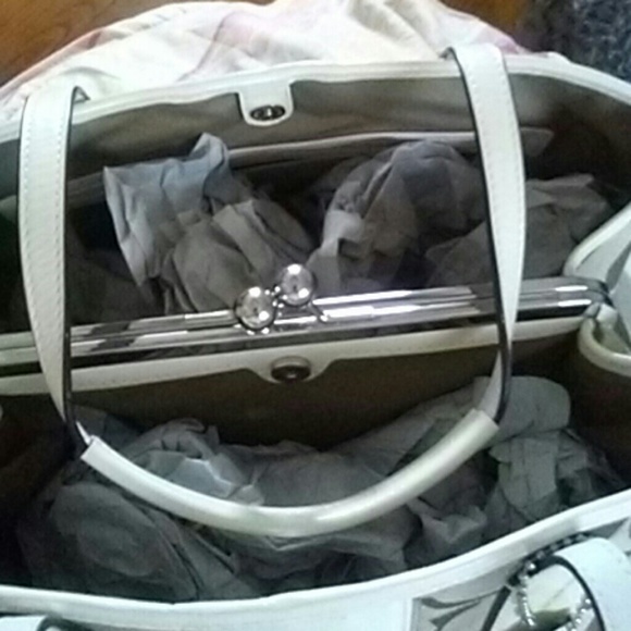 Coach purse - Picture 6 of 7